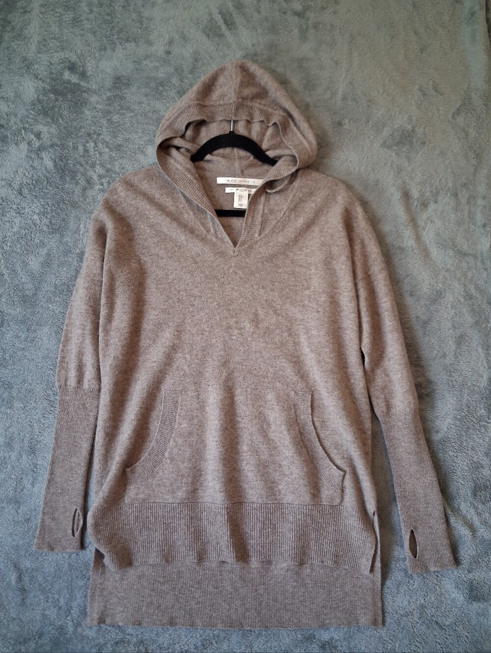 Max Studio Sweater Womens Small 100% Cashmere Hooded  Pullover Kangaroo Pocket